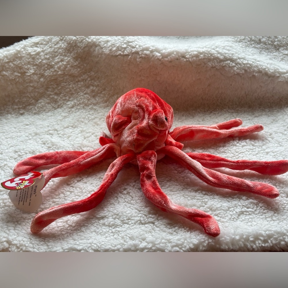 Ty Beanie Babies Red “Wiggly” Octopus Stuffed Animal.‎ Collectors item